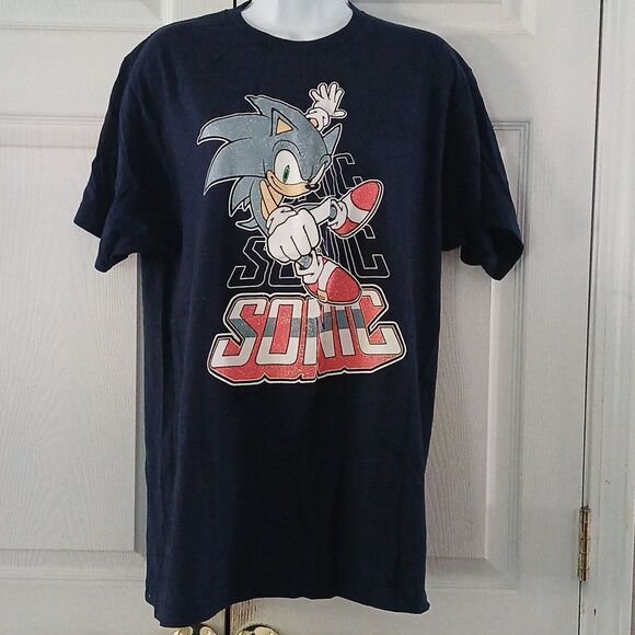 Sonic the Hedgehog  shirt sleeve navy blue t shirt  Sz L  NWOT - Picture 1 of 6